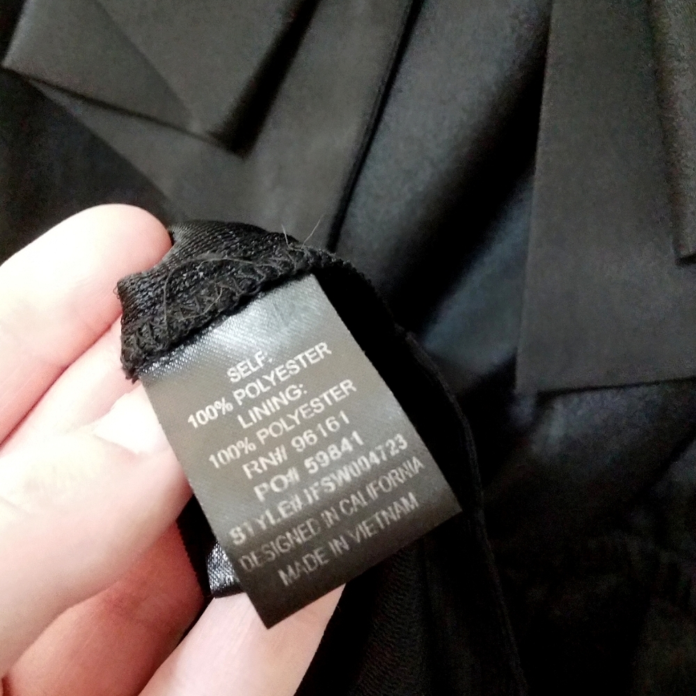 BeBop All Black Sleeveless Ruffle Bow Dress with Drawstring & Pockets (Medium) - Picture 4 of 8